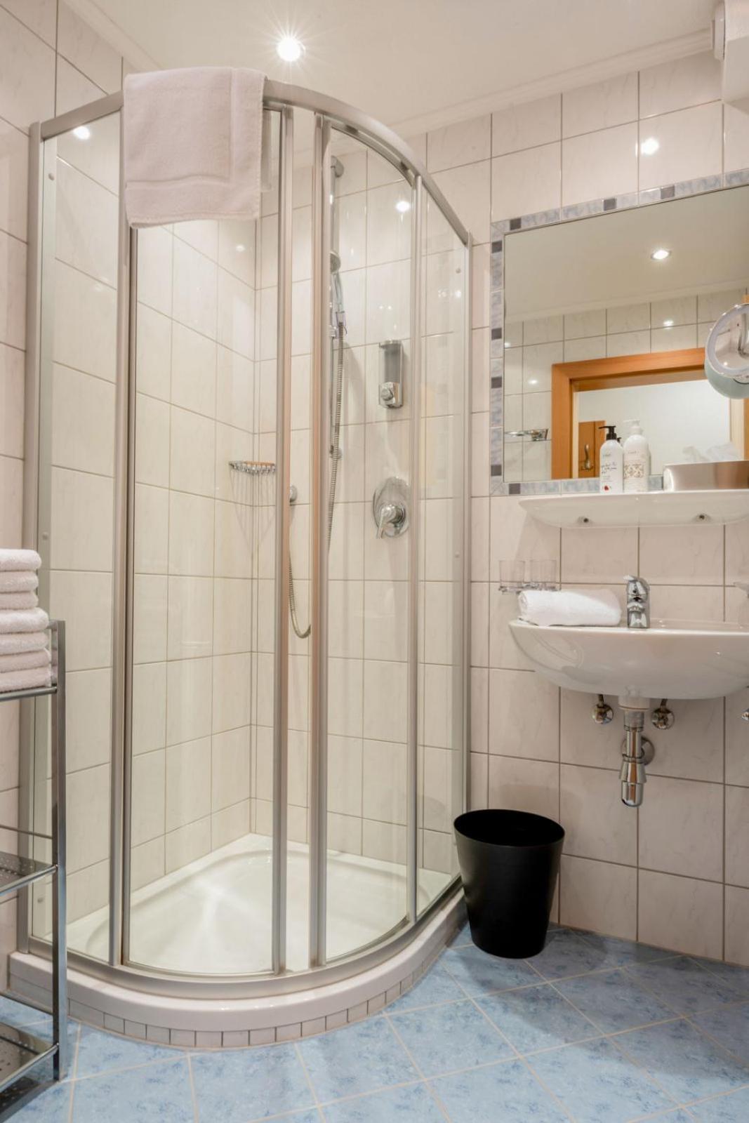 Haus Waldhof Otel Ischgl Oda fotoğraf