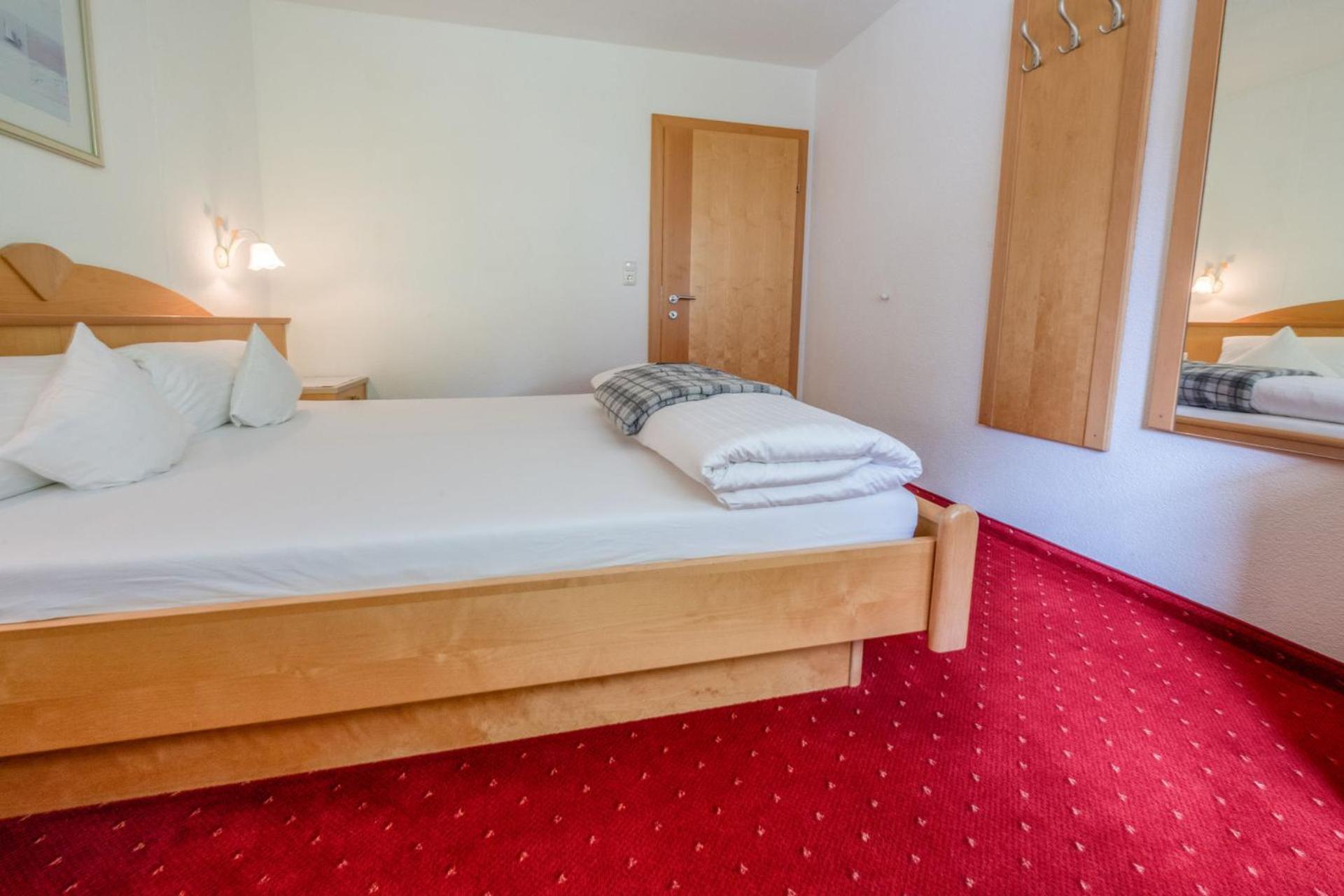 Haus Waldhof Otel Ischgl Oda fotoğraf