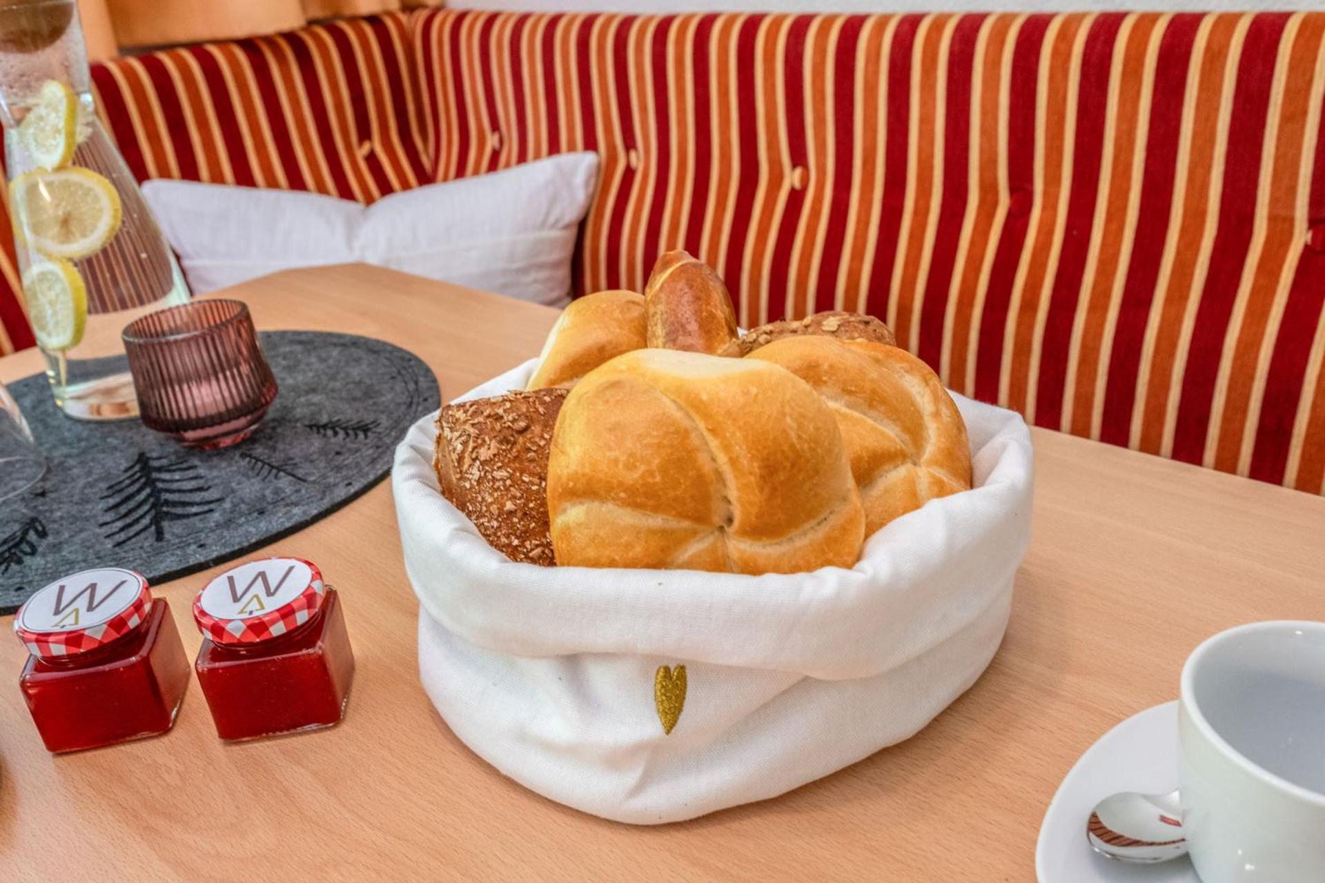 Haus Waldhof Otel Ischgl Dış mekan fotoğraf